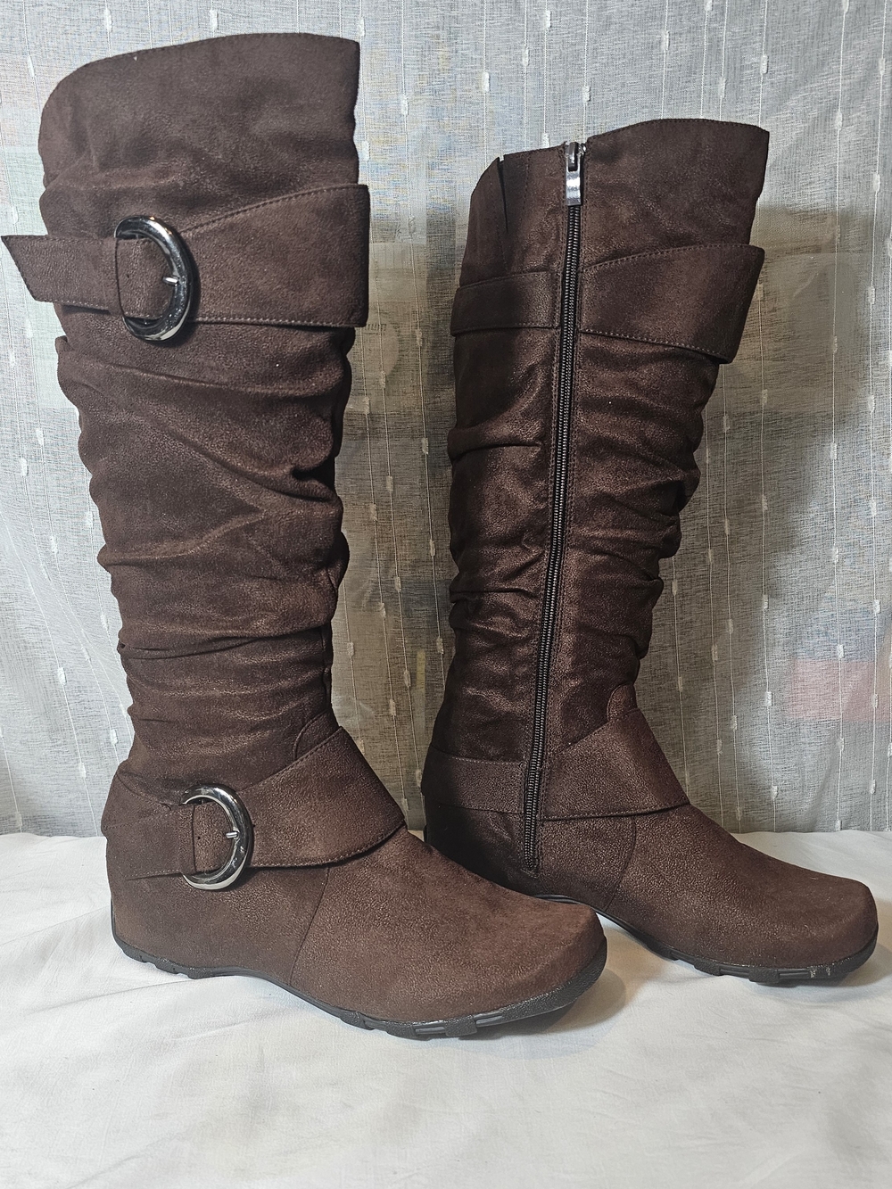 Forever Dark Brown Slouchy Knee-High Boots with Side Buckles.  Sz 10